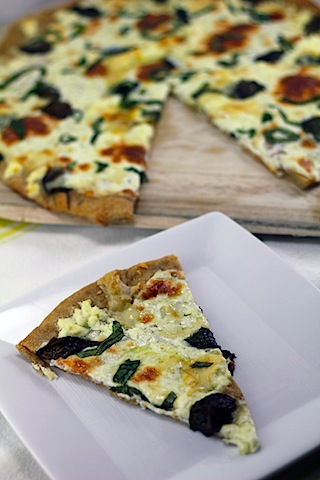 Basil-and-Garlic-White-Pizza-12.jpg