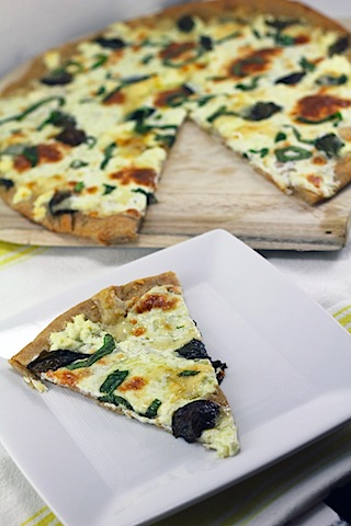Basil-and-Garlic-White-Pizza-8.jpg