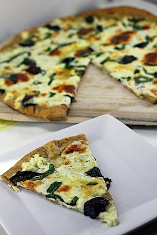 Basil-and-Garlic-White-Pizza-9.jpg