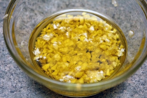 Basil-and-Garlic-White-Pizza-Garlic-Oil.jpg