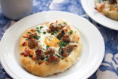 Breakfast Pizza with Bacon Crust 10.jpg