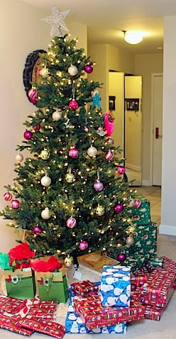 Christmas-Tree-Presents.jpg
