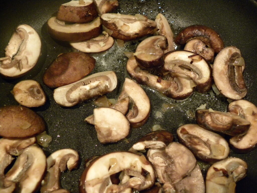 sautee mushrooms sautee mushrooms