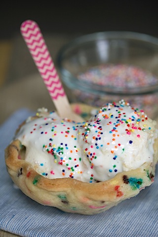 Double Cookie Marshmallow Ice Cream Sundaes 2.jpg