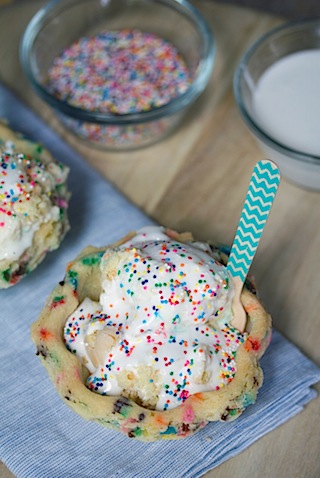 Double Cookie Marshmallow Ice Cream Sundaes 4.jpg