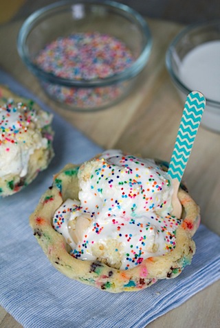Double Cookie Marshmallow Ice Cream Sundaes 7.jpg