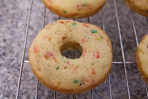 Fruity-Pebbles-Donuts-Cooling-2.jpg