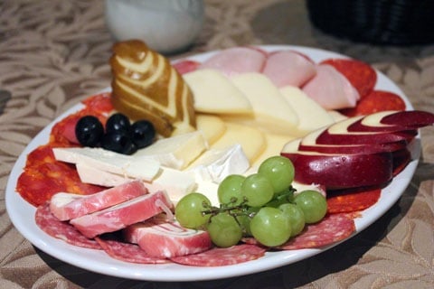Honeymoon-Los-Cabos-Los-Cabos-Winery-Cheese-Plate.jpg