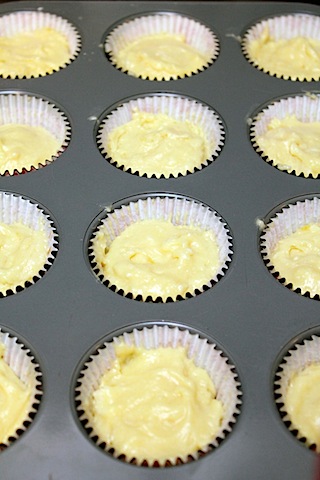 Lemon-Blackberry-Cupcaes-Cupcake-Tin.jpg