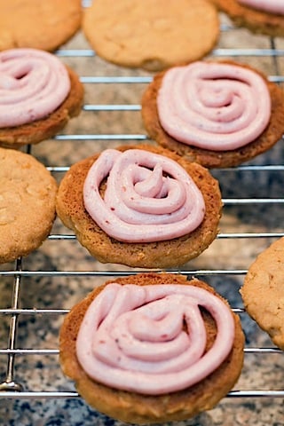 PB&J Sandwich Cookies with Frosting.jpg