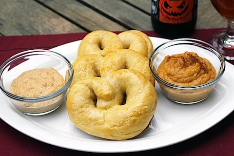 Pumpkin-Beer-Pretzels-4.jpg