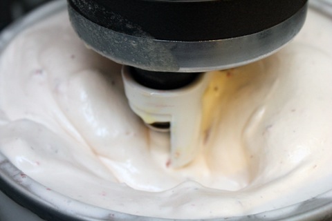 White-Chocolate-Strawberry-Ice-Cream-Creamy.jpg